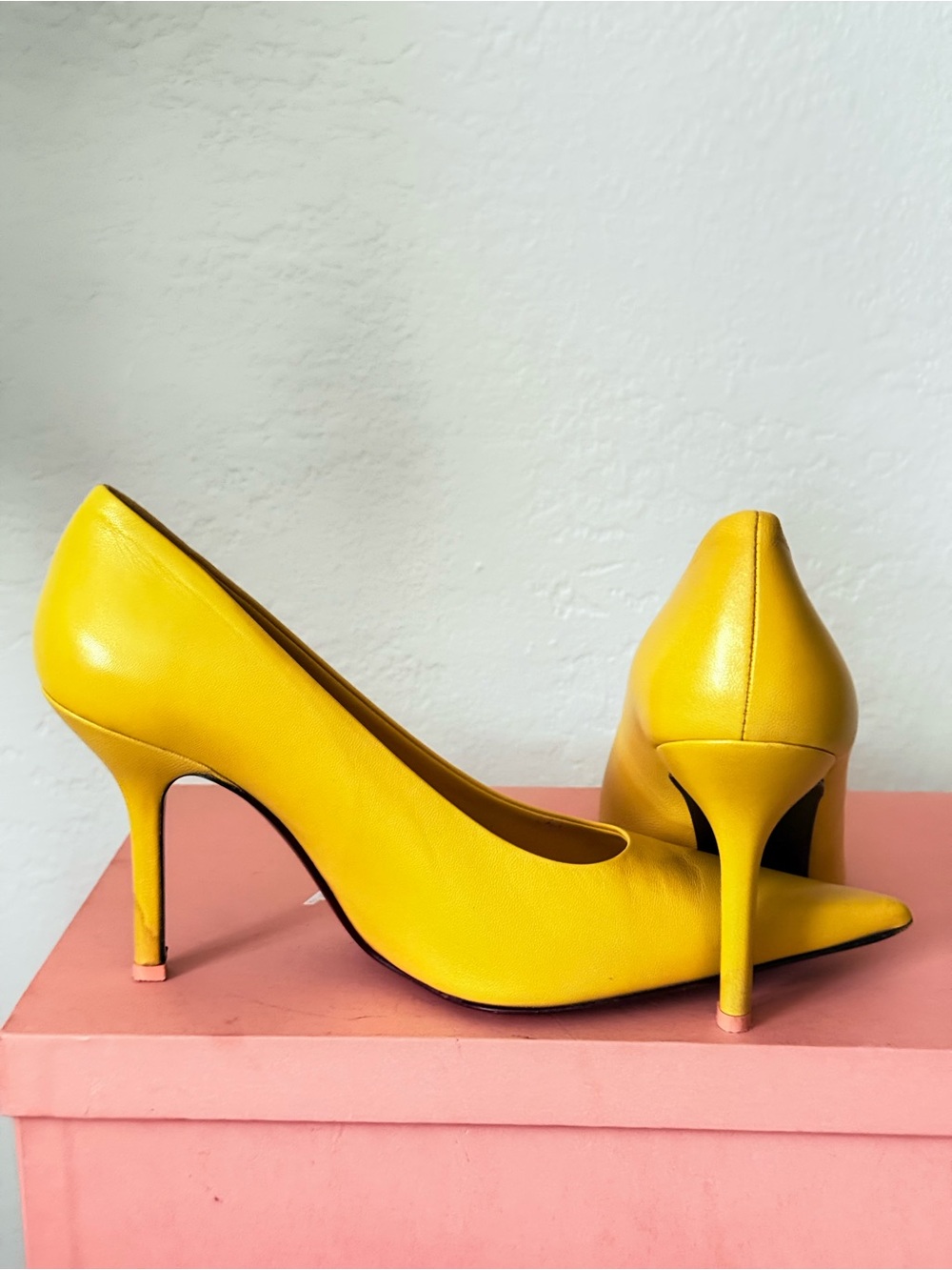 ACNE STUDIOS Yellow Leather Pointed Toe Stiletto Pumps 38 Italy Runway Rare Chic